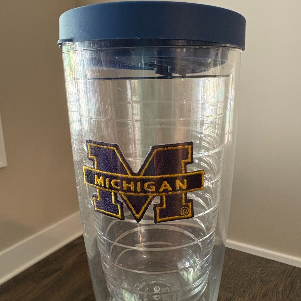 Michigan Insulated Tumbler with Navy Lid